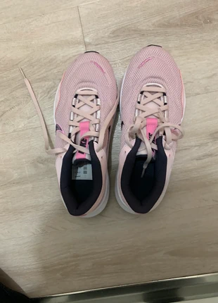 Basket NIKE Legend Essential , brand: Nike, condizioni: Nuovo senza cartellino, taglia: 36.5, €28.00, €30.10 include la Protezione acquisti