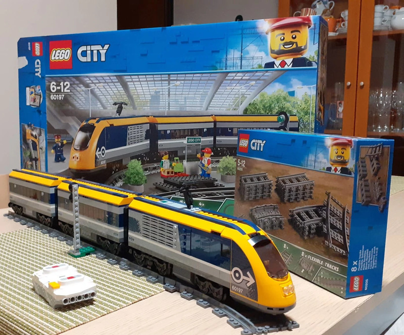 LEGO 60197 City Treno Passeggeri + telecomando + binari extra