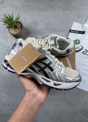 Asics Gel Kayano 14 Beige Marron / Taille 42, marque: Asics, état: Très bon état, taille: 42, 70,00 €, 74,20 € Protection acheteurs incluse