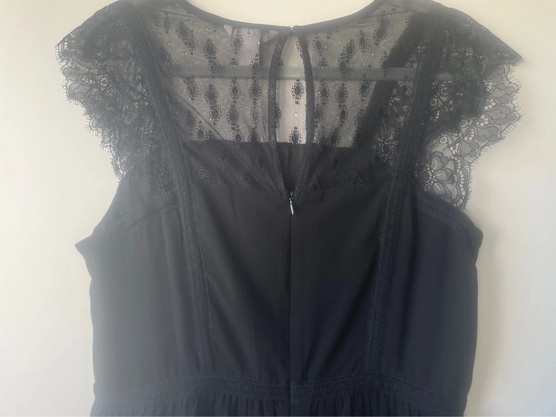 Black dress with lace yoke 4