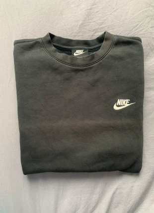 Pull Nike noir logo brodé état satisfaisant (M), marque: Nike, état: Satisfaisant, taille: M, 10,00 €, 11,20 € Protection acheteurs incluse