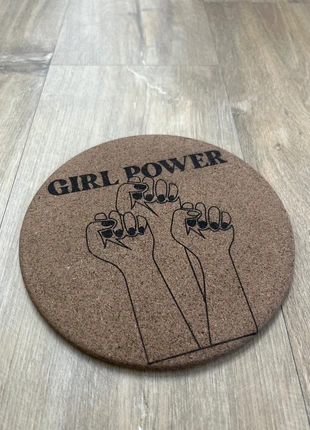 Dessous de plat girl power, marca: Fait Main, estado: Novo com etiquetas, €3.00, €3.85 inclui Proteção do Comprador