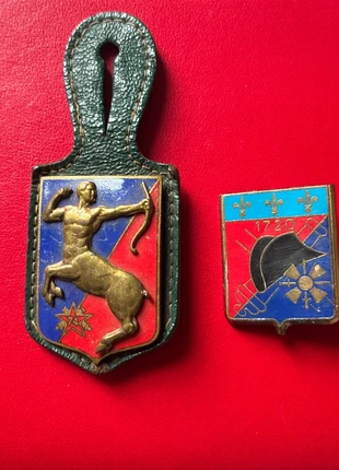 Lot Insignes 74ème et 4ème RA, état: Bon état, 9,00 €, 10,15 € Protection acheteurs (Pro) incluse