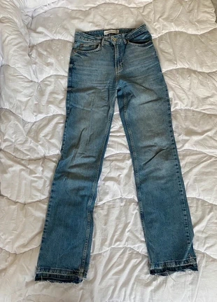 Straight leg jeans, merk: Stradivarius, staat: Heel goed, maat: S / 36 / 8, € 4,50, € 5,43 inclusief Kopersbescherming
