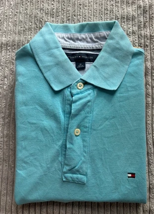 Polo tommy Hilfiger logo brodée taille M en très bon état polo 57, marque: Tommy Hilfiger, état: Très bon état, taille: M, 10,00 €, 11,20 € Protection acheteurs incluse