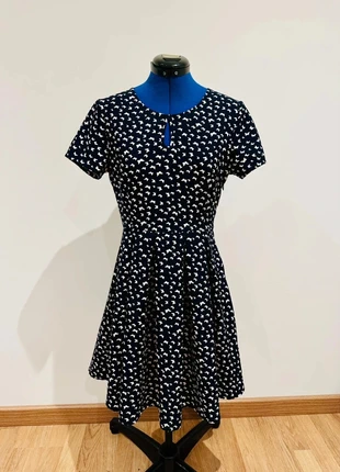 Robe patineuse bleu marine à motifs papillons blancs, parfaite pour l’été- pimkie- taille Xs-S, brand: Pimkie, condizioni: Ottime, taglia: S / IT 40 / EU 36, €8.00, €9.10 include la Protezione acquisti Pro