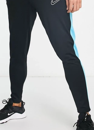 Jogging Nike Dri Fit noir et bleu ciel homme taille S, marca: Nike, estado: Muito bom, tamanho: S, €12.00, €13.30 inclui Proteção do Comprador