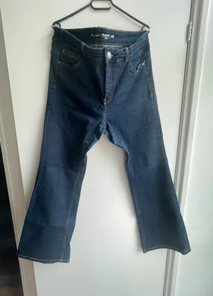 Donkerblauwe flared shapes maat 46, marque: M&S Mode, état: Satisfaisant, taille: XXXL / 46 / 18, 4,00 €, 4,90 € Protection acheteurs incluse