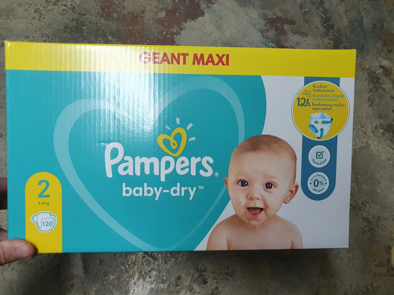 Couches pampers baby dry taille 2 - Pampers