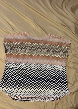 Maglietta geometrica, état: Bon état, taille: Taille unique, 2,00 €, 2,80 € Protection acheteurs incluse