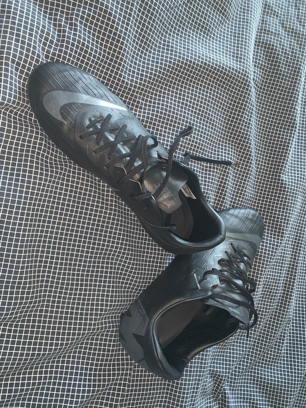 Chaussures football crampons Mercurial Noir -