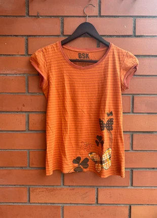 Camiseta Y2K naranja, brand: y2k, condizioni: Ottime, taglia: M / IT 42 / EU 38, €12.00, €13.30 include la Protezione acquisti