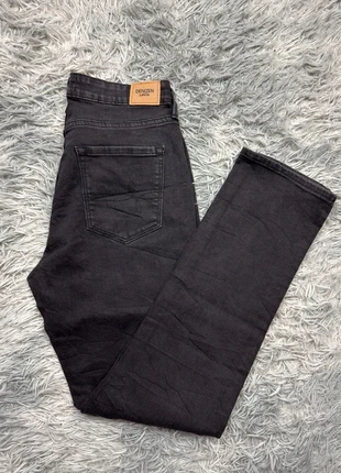 Jean mi-haute slim noir women femme Levi’s taille w30 x l30 JLM329, marque: Levi's, état: Très bon état, taille: L / 40 / 12, 22,00 €, 23,80 € Protection acheteurs (Pro) incluse