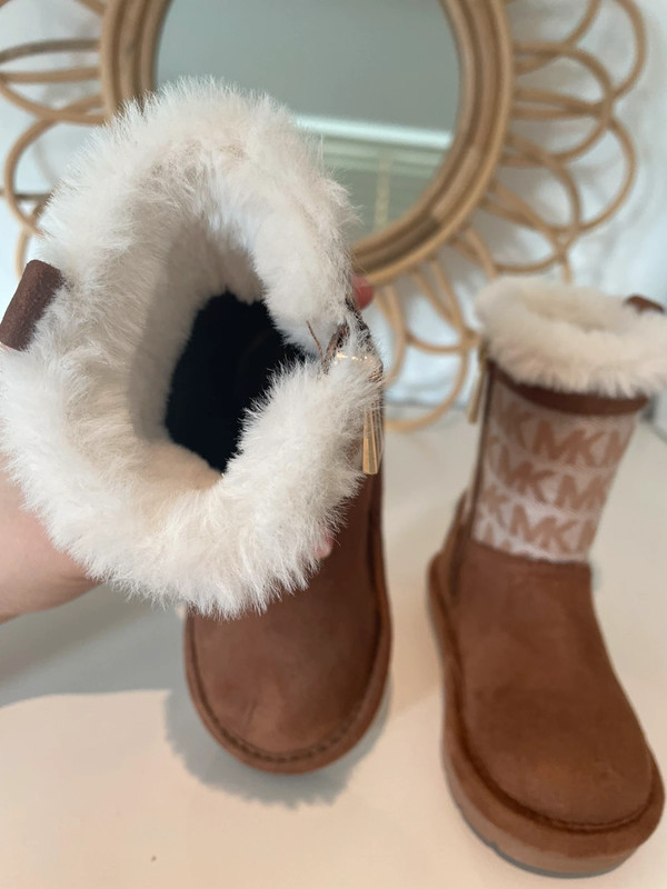 Childrens michael on sale kors boots