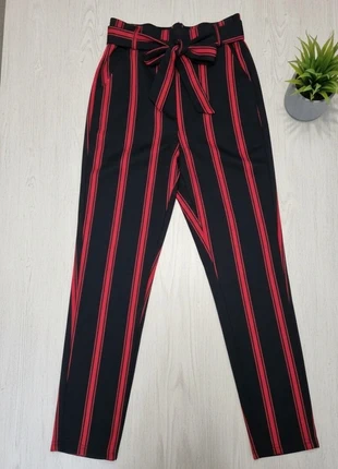 Pantalon ligné noir et rouge avec ceinture / S-M, brand: Noir, condizioni: Ottime, taglia: S / IT 40 / EU 36, €5.95, €6.95 include la Protezione acquisti