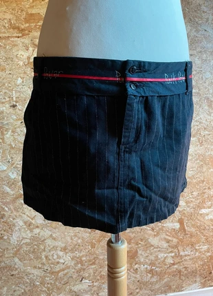 Mini jupe noire ZARA – esprit tailleur, brand: Zara, condition: Very good, size: L / 40 / 12, €5.00, €5.95 includes Buyer Protection