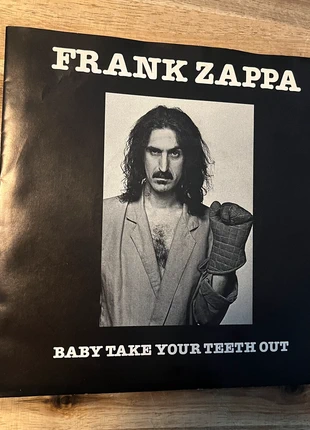 Frank Zappa Baby Talk Your Teeth Out 7 Inch Holland, staat: Heel goed, € 14,99, € 16,44 inclusief Kopersbescherming
