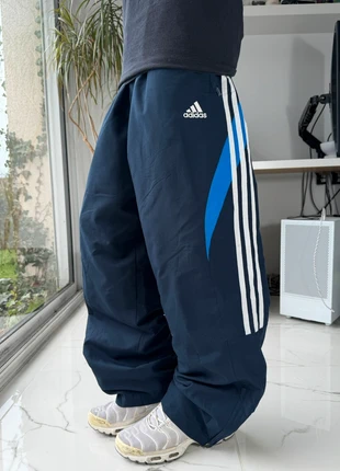 Parachute Track Pant Adidas Vintage l XXL, marque: adidas, état: Bon état, taille: XXL, 27,00 €, 29,05 € Protection acheteurs (Pro) incluse