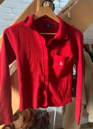Haut col chemise rouge vintage, brand: Vintage Dressing, condizioni: Ottime, taglia: S / IT 40 / EU 36, €7.50, €8.58 include la Protezione acquisti