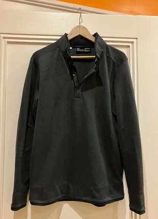 Pull Under Armour noir taille M homme, marque: Under Armour, état: Très bon état, taille: M, 10,00 €, 11,20 € Protection acheteurs incluse