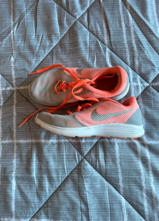 Sapatilhas Nike Women, marca: Nike, estado: Muito bom, tamanho: 35.5, €5.00, €5.95 inclui Proteção do Comprador