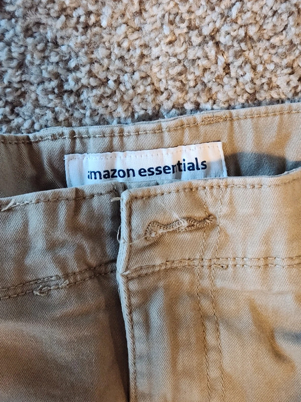 Men's amazon essentials sz 33/29 Khaki cargo pants 3