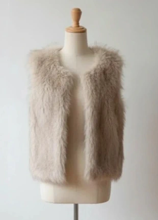 Gilet/Veste Sans Manches en Fausse Fourrure Beige Doux – Style Bohème Chic, marque: Miss Ava, état: Très bon état, taille: M / 38 / 10, 35,00 €, 37,45 € Protection acheteurs incluse