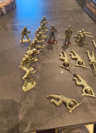 Lot de petits soldats, marque: jenesaispas, état: Très bon état, 10,00 €, 11,20 € Protection acheteurs incluse