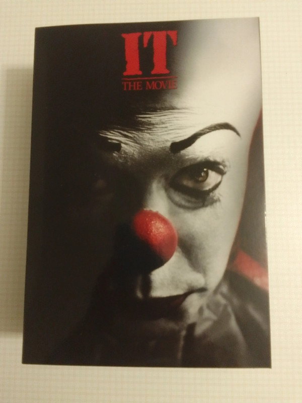 Action figure Pennywise NECA versione 2 dal film "It" 1