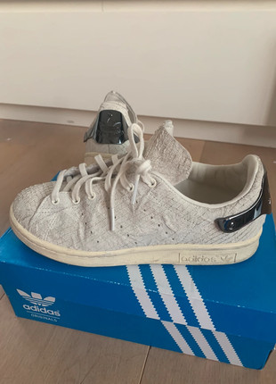 Stan smith effet croco métallisées, marque: adidas, état: Très bon état, taille: 36, 16,00 €, 17,50 € Protection acheteurs incluse