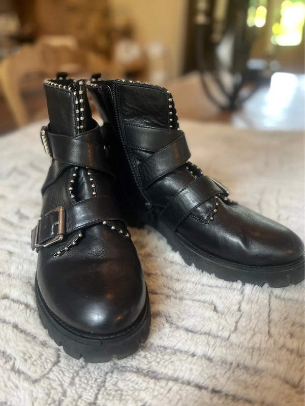 Steve Madden black leather studded boots size 7 Vinted