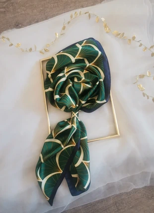 Foulard neuf très chic en soie, brand: Boutique indépendante, condition: Very good, €17.00, €18.55 includes Buyer Protection
