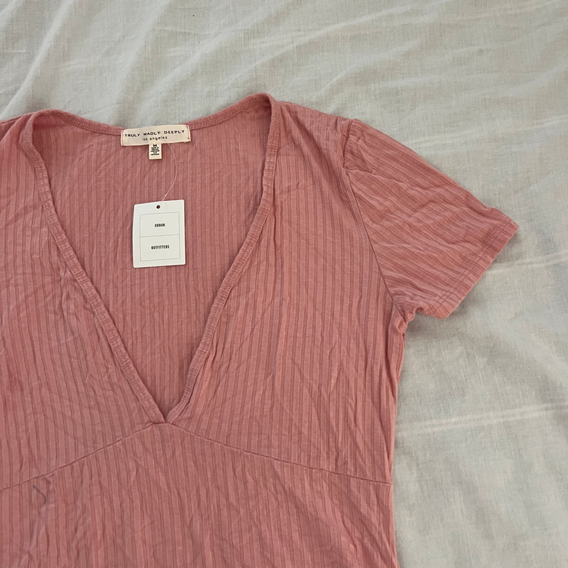 Urban Outfitters ribbed v-neck top 2