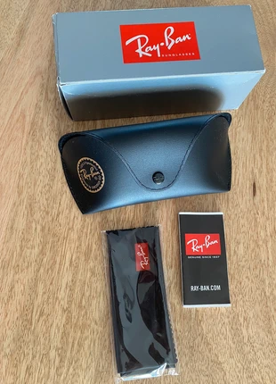 Ray-Ban Gafas de sol estuche, marque: Ray-Ban, état: Neuf sans étiquette, 16,99 €, 18,54 € Protection acheteurs incluse