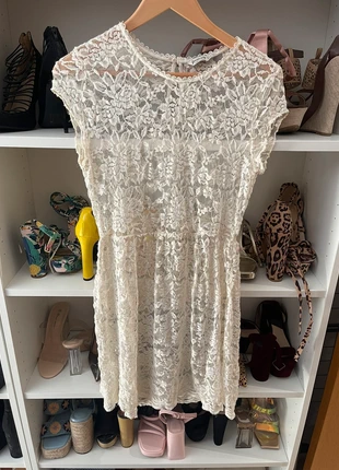 Vestido de encaje de Stradivarius, marque: Stradivarius, état: Très bon état, taille: L / 40 / 12, 8,00 €, 9,10 € Protection acheteurs incluse