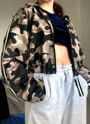 veste militaire courte oversize 2, marque: Jennyfer, état: Neuf sans étiquette, taille: M / 38 / 10, 13,00 €, 14,35 € Protection acheteurs incluse