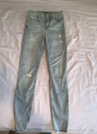 Leuke skinny jeans, staat: Heel goed, maat: S / 36 / 8, € 5,00, € 5,95 inclusief Kopersbescherming