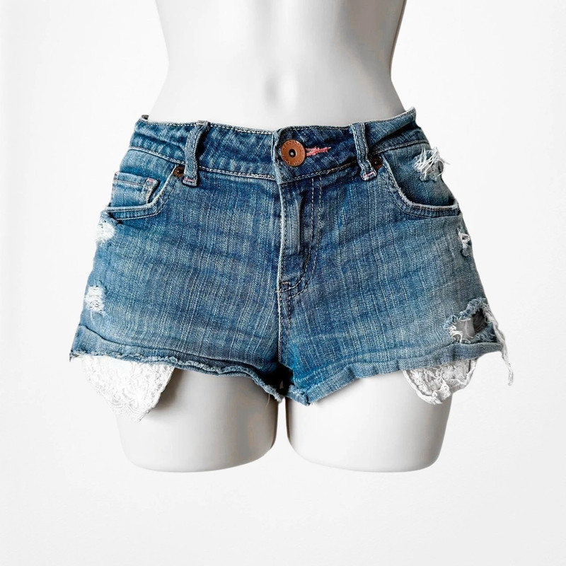 Aeropostale Medium Wash Distressed Destroyed Mid Rose Denim Shorts Size S 4