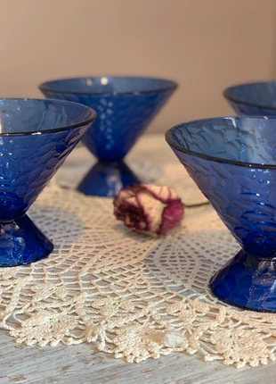 Set de 4 coupes à desserts  ( glace,fruits ), état: Très bon état, 16,00 €, 17,50 € Protection acheteurs (Pro) incluse