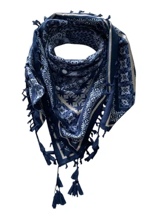 Pañuelo boho azul con borlas y estampado étnico, brand: Sotabosc, condizioni: Ottime, €7.00, €8.05 include la Protezione acquisti