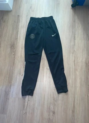 bas de jogging Nike psg Noir très bon état taille M, brand: Nike, condition: New without tags, size: M, €13.99, €15.39 includes Buyer Protection