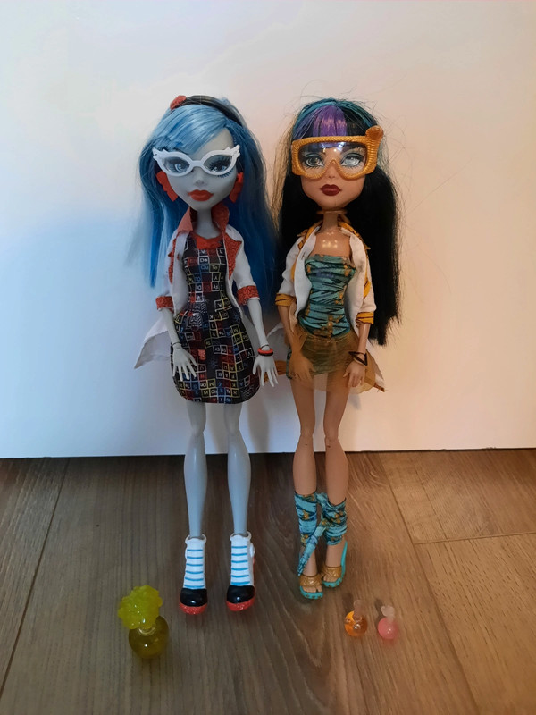 Monster High Doll Cleo De Nile Classroom