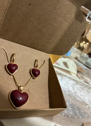 Completo collana e orecchini cuore, condizioni: Nuovo con cartellino, €7.00, €8.05 include la Protezione acquisti