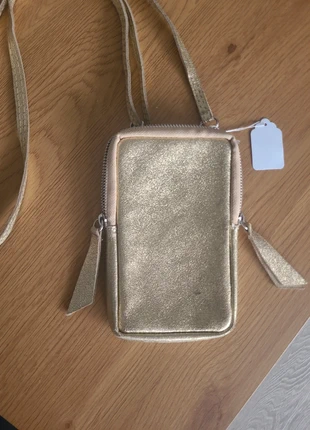 Petite pochette doré, brand: The Genuine Leather, condizioni: Ottime, €2.00, €2.80 include la Protezione acquisti