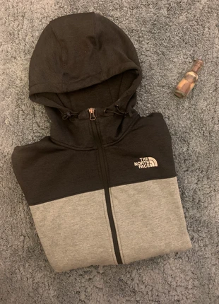 TrackJacket veste à zip the north face polaire grise et noire logo brodé vintage streetwear, marque: The North Face, état: Très bon état, taille: S, 14,00 €, 15,40 € Protection acheteurs incluse