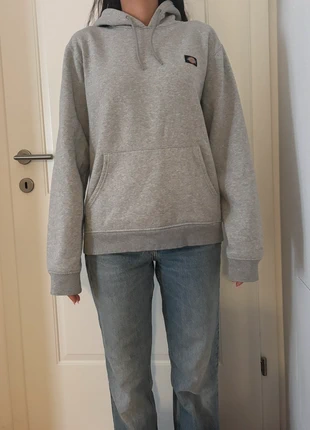 Grauer Pulli, marke: Dickies, zustand: Sehr gut, größe: M / 38 / 10, 20,00 €, 21,70 € inklusive Vinted-Käuferschutz