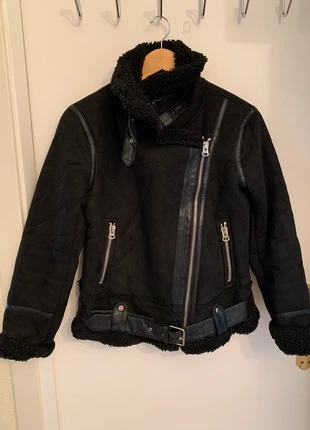 Chaqueta negra, marca: Zara, estado: Muy bueno, tamaño: S / 36 / 8, 16,50 €, 18,03 € Protección al comprador incluida