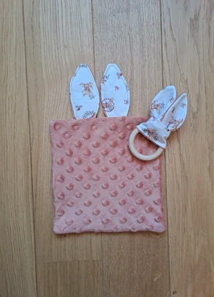 Doudou et hochet lapin , merk: Doudou et Compagnie, staat: Nieuw zonder prijskaartje, maat: Pasgeborene, 44 cm, € 13,00, € 14,35 inclusief Kopersbescherming