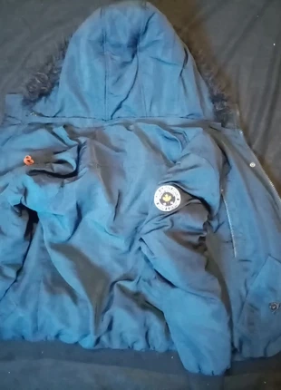 Doudoune deeluxe bleue marine avec capuche, marke: Deeluxe, zustand: Sehr gut, größe: M, 30,00 €, 32,20 € inklusive Vinted-Käuferschutz