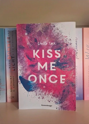 "Kiss Me Once" von Stella Tack, staat: Goed, € 4,50, € 5,43 inclusief Kopersbescherming